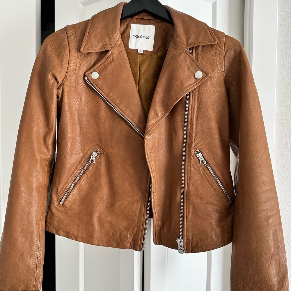Immaculate Condition! 🔥 The Washed Leather Motorcycle Jacket - Edgy & Chic!
